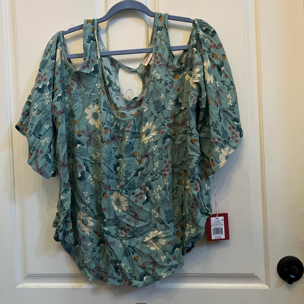 Missimo open shoulder top